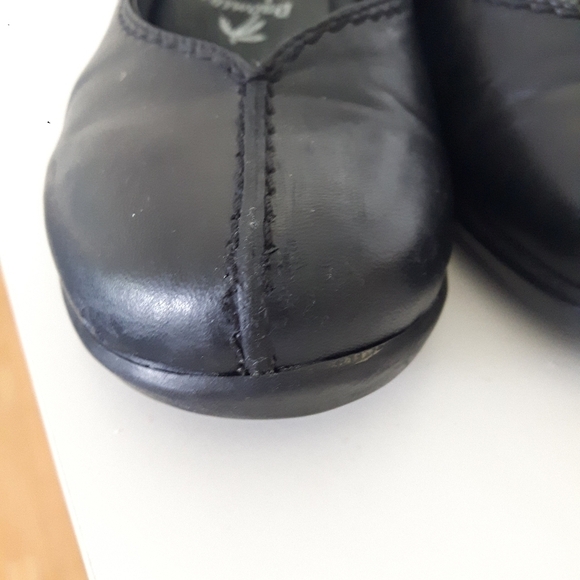 LEATHER Dromedaris Mary Jane Style Shoes. Black Velcro Closure Size 36 (6-6.5) - Picture 3 of 12